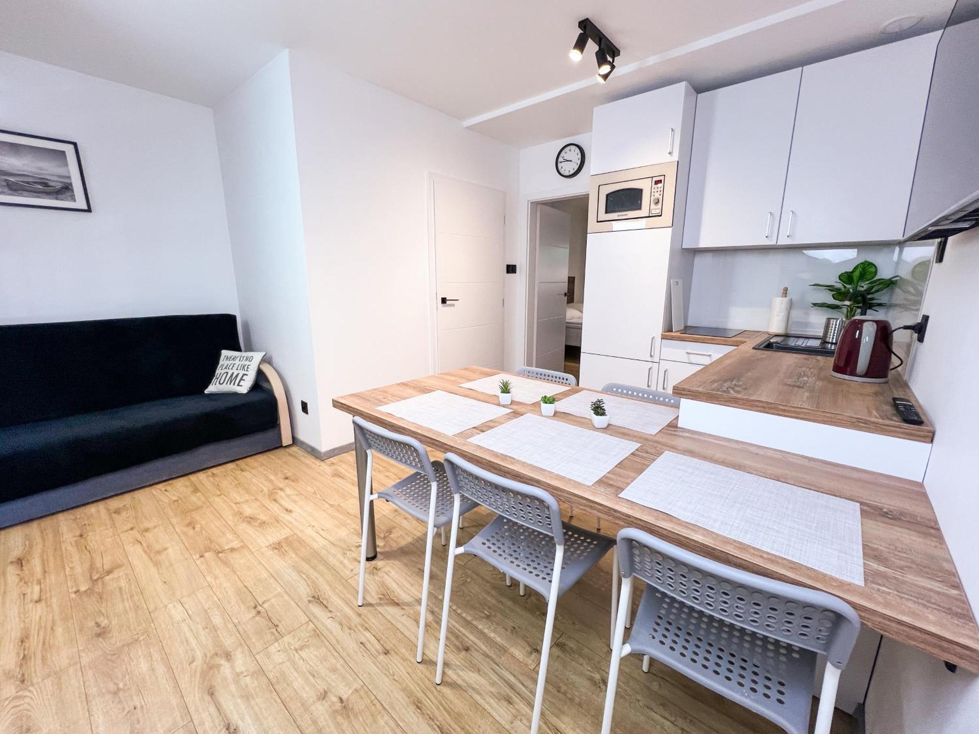 Rajska Plaza Basen Odkryty Brodziki Basen Kryty Plac Zabaw Animacje Apartment Poddąbie